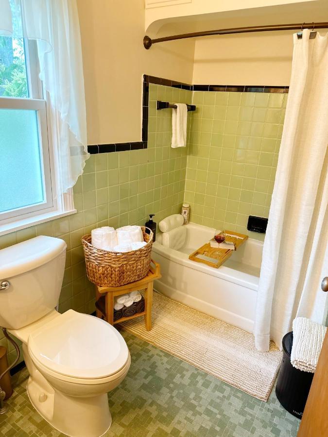 Ferienwohnung Cozy, Private Loft 15 Min Away From Downtown Detroit Grosse Pointe Park Exterior foto